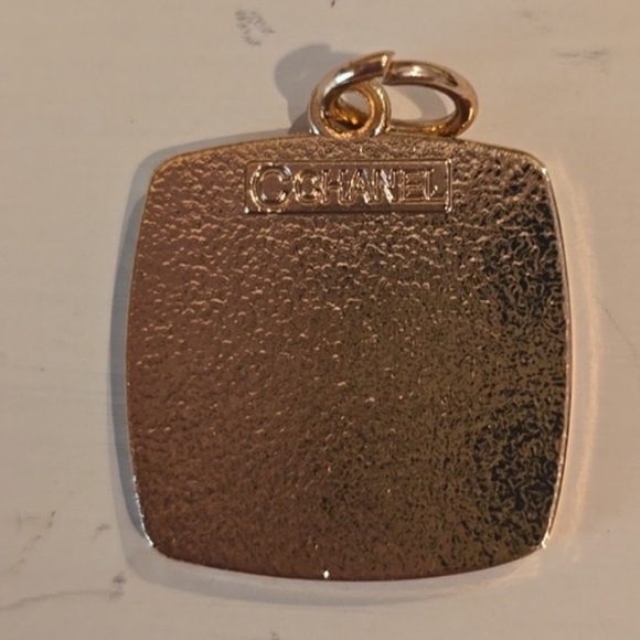 Chanel Stamped Makeup Palette Zipper Pull Charm - Red, Pink, Brown, Cream - Picture 5 of 12